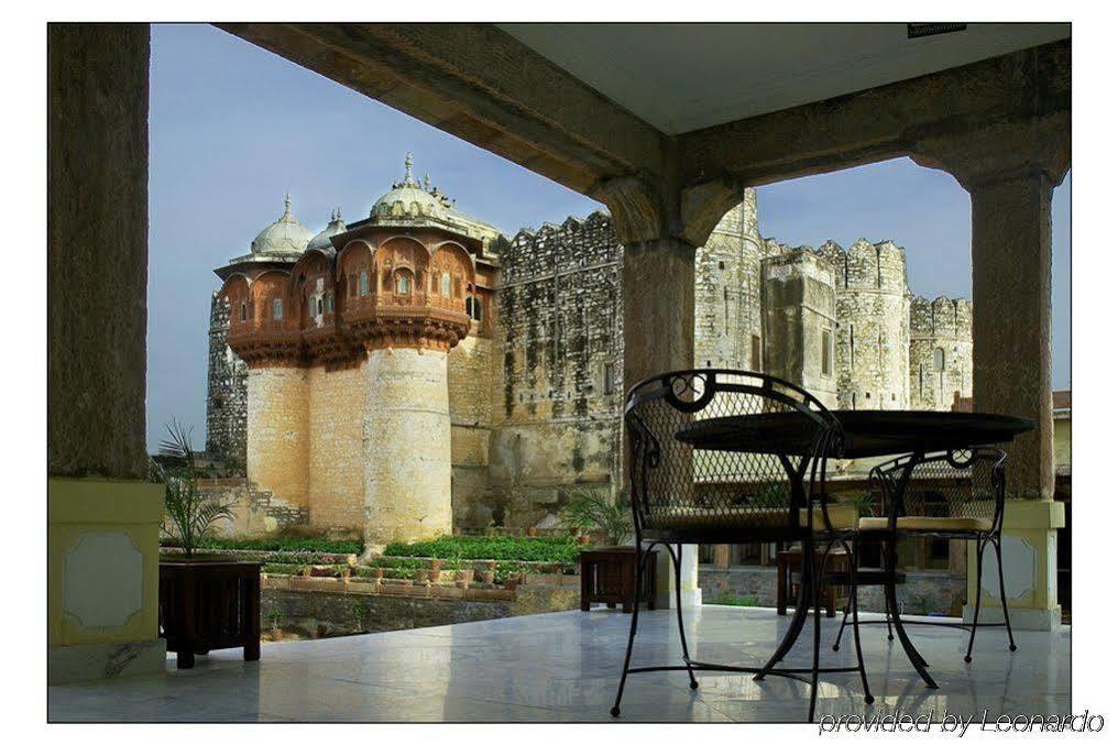 Atulya Fort Khejarla Restaurang bild