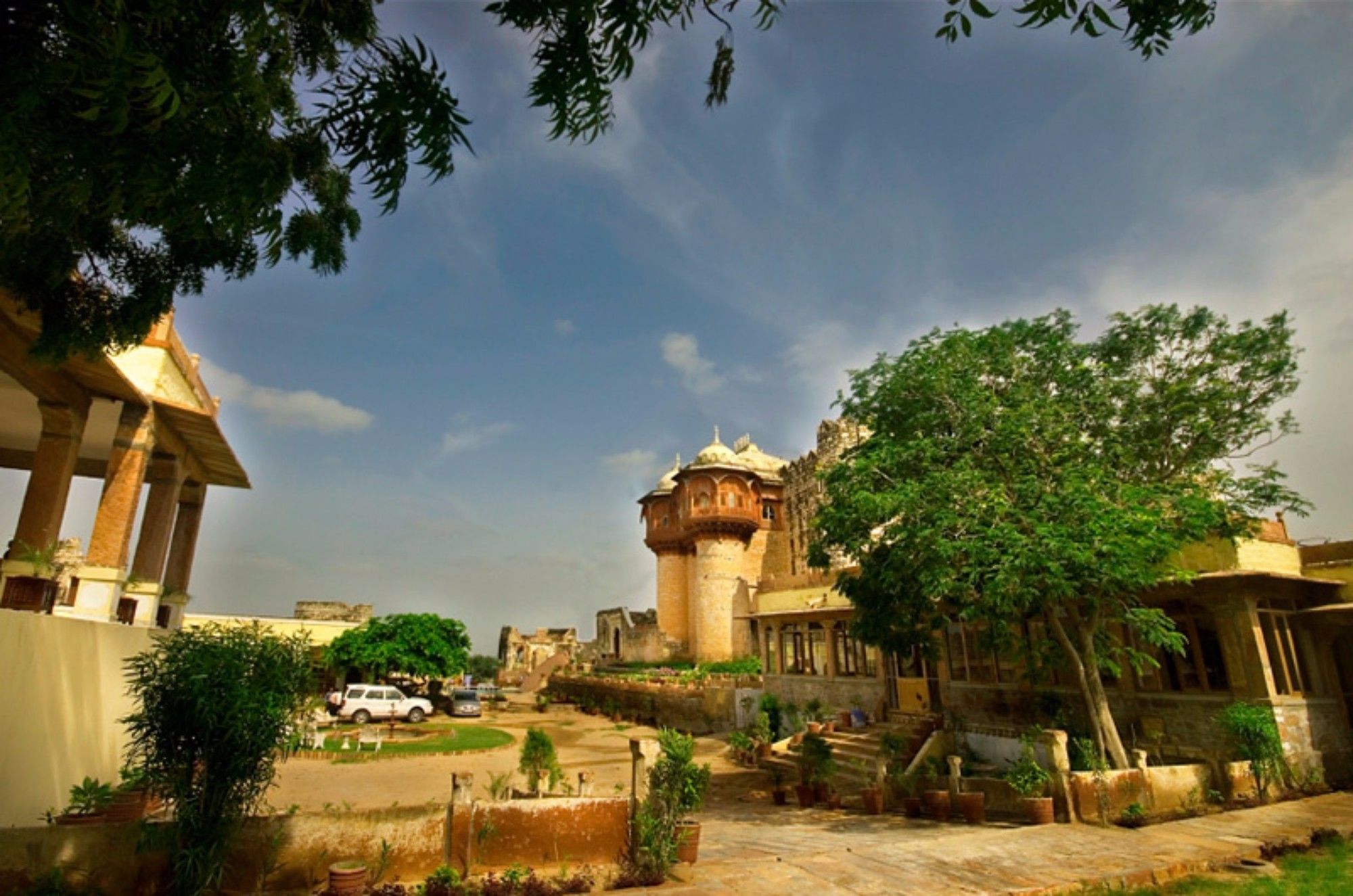 Atulya Fort Khejarla Exteriör bild