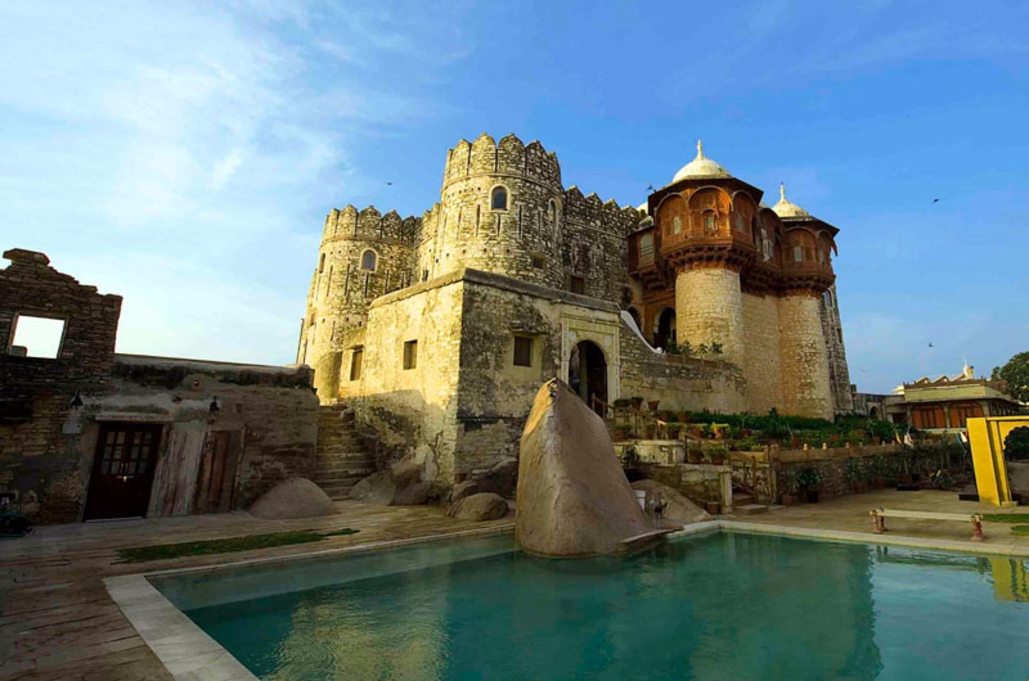 Atulya Fort Khejarla Exteriör bild